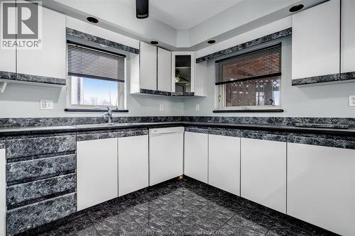 2436 Turner, Windsor, ON - Indoor Photo Showing Kitchen