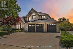 27 GAYDON AVENUE Toronto, ON M9M 1G6