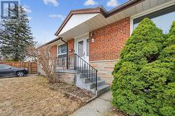63 BRANTWOOD DRIVE Toronto, ON M1H 2G5