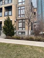 21 - 15 ELDORA AVENUE Toronto, ON M2M 0B5