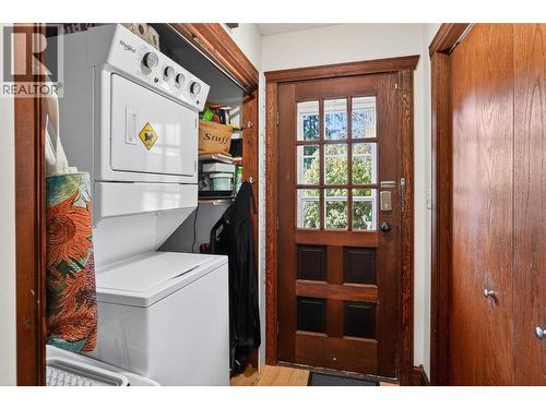 6119 Pippers Lane, Nelson, BC - Indoor Photo Showing Laundry Room