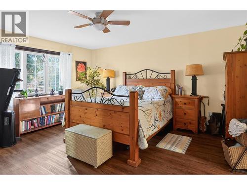 6119 Pippers Lane, Nelson, BC - Indoor Photo Showing Bedroom