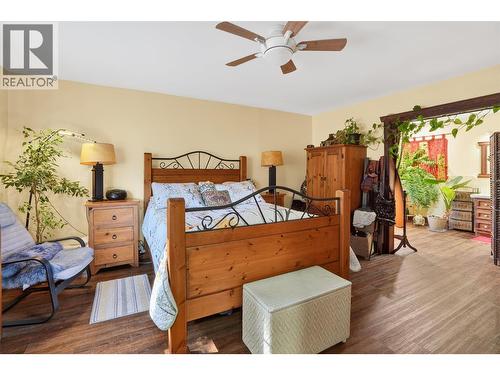 6119 Pippers Lane, Nelson, BC - Indoor Photo Showing Bedroom