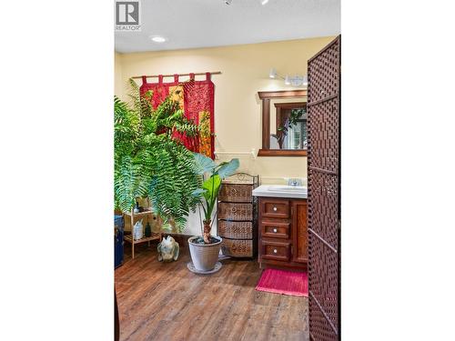 6119 Pippers Lane, Nelson, BC - Indoor