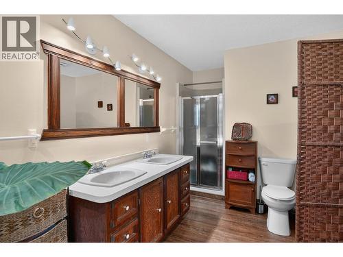 6119 Pippers Lane, Nelson, BC - Indoor Photo Showing Bathroom