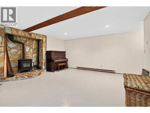 6119 Pippers Lane, Nelson, BC - Indoor With Fireplace