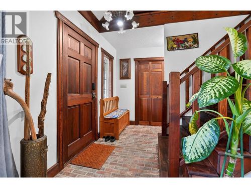 6119 Pippers Lane, Nelson, BC - Indoor