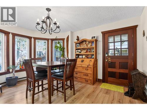 6119 Pippers Lane, Nelson, BC - Indoor Photo Showing Dining Room