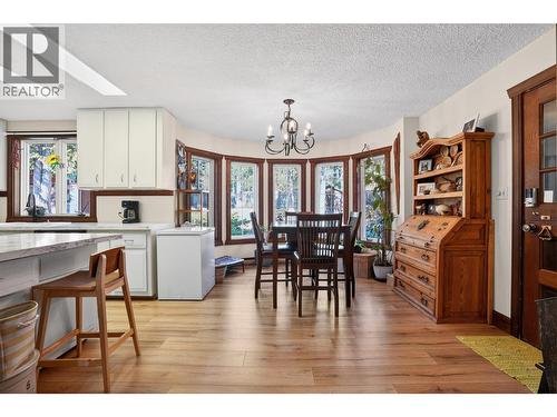 6119 Pippers Lane, Nelson, BC - Indoor Photo Showing Dining Room