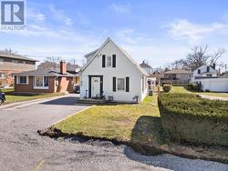 18 PATRICIA AVENUE Welland (N. Welland), ON L3C 1E8