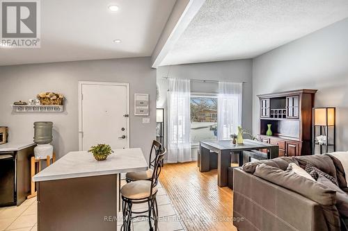 5 Carrington Court, Hamilton, ON - Indoor Photo Showing Dining Room