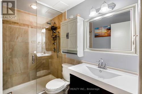 5 Carrington Court, Hamilton, ON - Indoor Photo Showing Bathroom