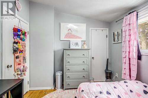 5 Carrington Court, Hamilton, ON - Indoor Photo Showing Bedroom