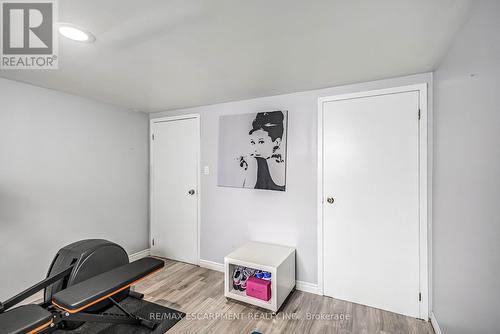 5 Carrington Court, Hamilton, ON - Indoor