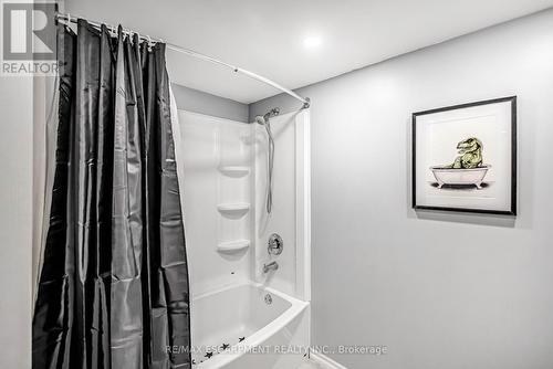 5 Carrington Court, Hamilton, ON - Indoor Photo Showing Bathroom
