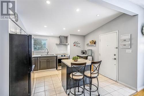 5 Carrington Court, Hamilton, ON - Indoor