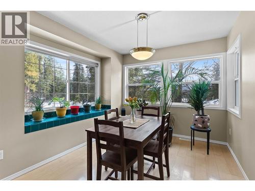 2668 Golf Course Drive, Blind Bay, BC - Indoor Photo Showing Dining Room