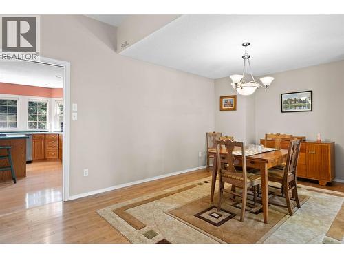 2668 Golf Course Drive, Blind Bay, BC - Indoor Photo Showing Dining Room