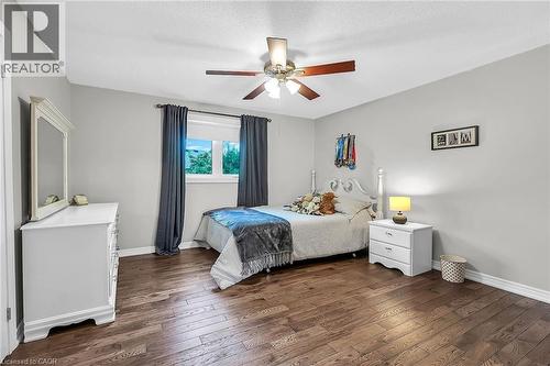 2371 Pathfinder Drive, Burlington, ON - Indoor Photo Showing Bedroom