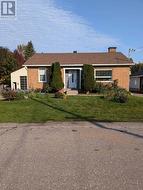 87 DICKSON STREET Pembroke, ON K8A 2W8