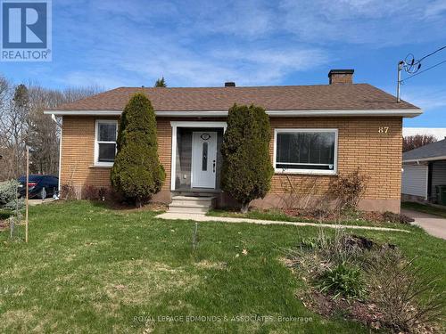 87 DICKSON STREET  Pembroke, ON K8A 2W8