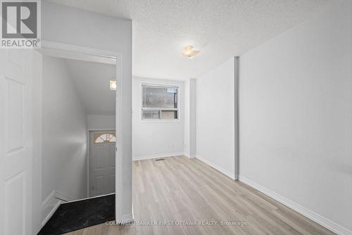 Front entrance w steps up to privacy door. - 234 Rochester Street, Ottawa, ON - Indoor Photo Showing Other Room