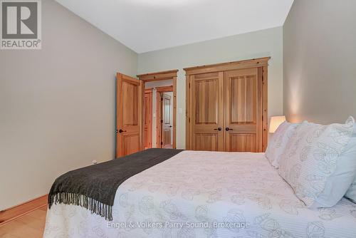 35 Shakell Road, Whitestone (Dunchurch), ON - Indoor Photo Showing Bedroom