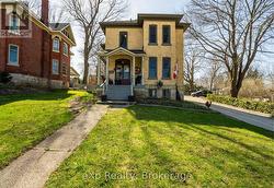 352 BERFORD STREET South Bruce Peninsula, ON N0H 2T0