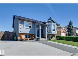 4628 37 AV NW  Edmonton, AB T6L 3V1