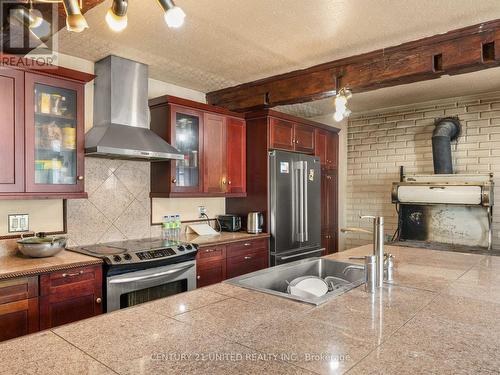 9340 Danforth Road E, Cobourg, ON - Indoor Photo Showing Kitchen With Double Sink With Upgraded Kitchen