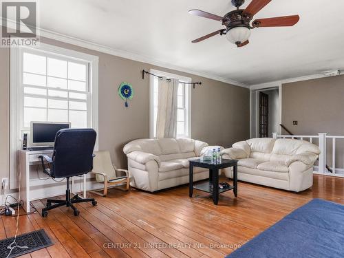 9340 Danforth Road E, Cobourg, ON - Indoor Photo Showing Living Room