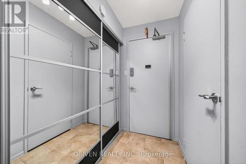 Bright Welcome From the Start - 404 - 158 A Mcarthur Avenue, Ottawa, ON - Indoor Photo Showing Other Room