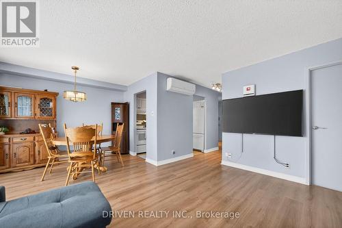 Open Living With Great Flow - 404 - 158 A Mcarthur Avenue, Ottawa, ON - Indoor