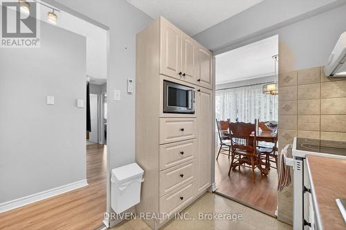 Cook, Host, and Enjoy - 404 - 158 A Mcarthur Avenue, Ottawa, ON - Indoor