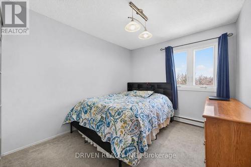 Cozy Space With Great Light - 404 - 158 A Mcarthur Avenue, Ottawa, ON - Indoor Photo Showing Bedroom