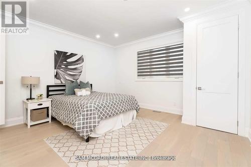 1138 Garden Road, Mississauga, ON - Indoor Photo Showing Bedroom