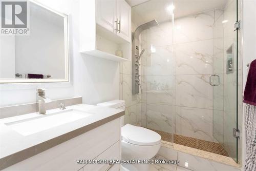 1138 Garden Road, Mississauga, ON - Indoor Photo Showing Bathroom