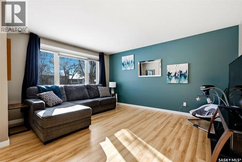 22 Sibbald Crescent, Regina, SK - Indoor Photo Showing Living Room