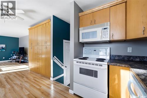 22 Sibbald Crescent, Regina, SK - Indoor Photo Showing Kitchen
