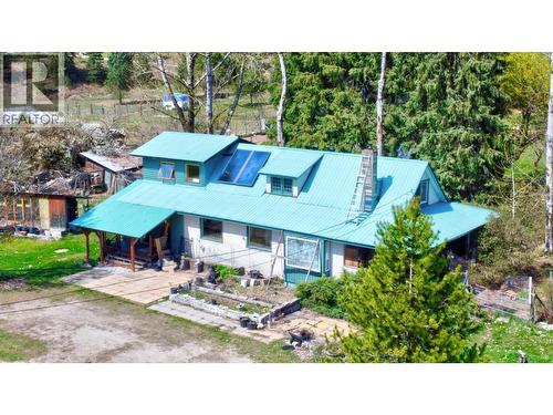 3837 Pass Creek Road, Crescent Valley, BC - Outdoor