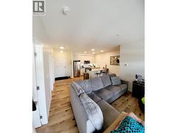 Large living room/ kitchen area - 