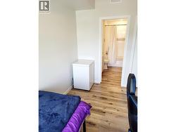 Second bedroom with access to bathroom - 