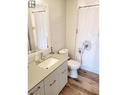 Main bathroom - 