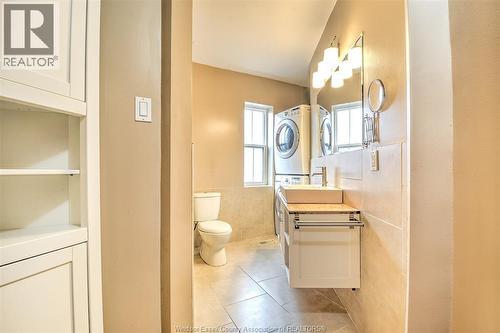 715 Walker Road, Windsor, ON - Indoor Photo Showing Bathroom