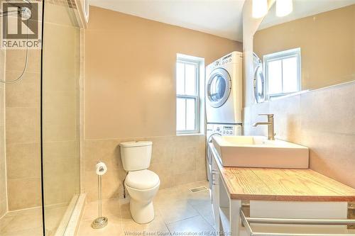 715 Walker Road, Windsor, ON - Indoor Photo Showing Bathroom