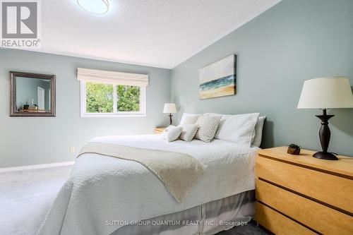 1237 Blackburn Drive, Oakville, ON - Indoor Photo Showing Bedroom