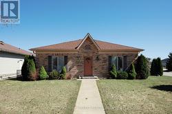 32 ROBIN STREET North Middlesex (Ailsa Craig), ON N0M 1A0