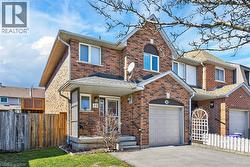 32 PERTHSHIRE Court  Hamilton, ON L9B 2H1