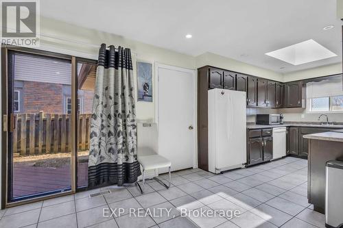 146 Bechtel Drive, Kitchener, ON - Indoor Photo Showing Kitchen