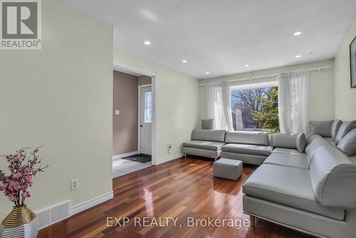 146 Bechtel Drive, Kitchener, ON - Indoor Photo Showing Living Room